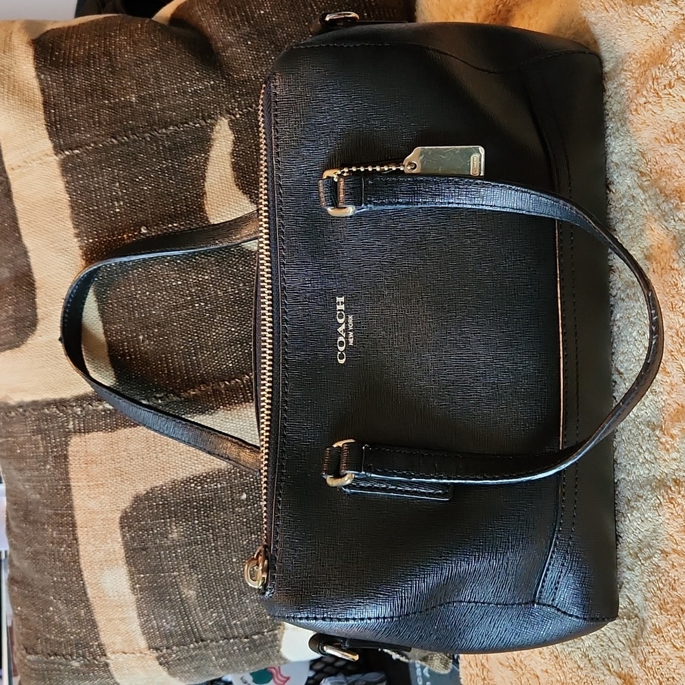 Small Coach Black handbag approx 12L x 5H